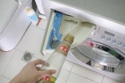 如何用醋清洗洗衣机（简单有效的清洁方法）