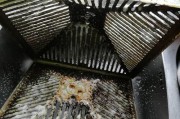 如何正确清洗油烟机内部，延长使用寿命（从清洗技巧到细节注意）