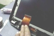 解决显示器屏幕出现黑线的方法（如何修复显示器屏幕上的黑线问题）
