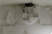 家用冰柜泡水解决方法（保护、干燥、修复）
