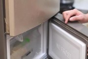 如何解决冰箱不结冰结霜的问题（诊断和修复冰箱结冰结霜故障的实用方法）