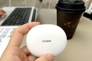 不易被发现的蓝牙耳机有哪些特点？它们的性能如何？