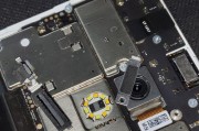 如何取下主板固定螺丝孔？需要哪些工具？