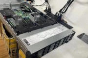 r620服务器采用的主板类型是什么？