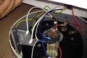 老款电饭煲不通电的原因及解决方法（电源线老化导致电饭煲不能正常工作）