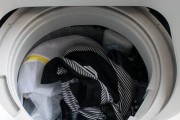 洗衣机抖动厉害走动的原因及解决方法（探索洗衣机抖动的原因）