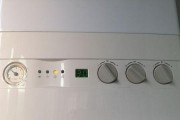 壁挂炉导致洗澡时水温骤降的原因及解决方法（壁挂炉洗澡凉是怎么回事）