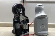咖啡机冒水漏气问题的修理指南（解决家用咖啡机冒水漏气问题的实用技巧）