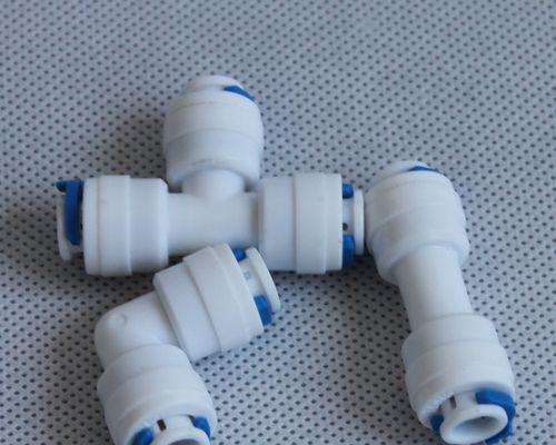 解决净水器管接头老是掉的问题（实用技巧帮你轻松解决净水器管接头掉落难题）