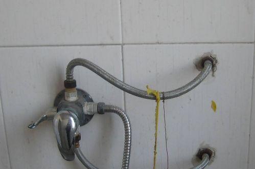 恒洁马桶三角阀漏水原因及解决办法（马桶三角阀漏水的常见原因及简易修复方法）