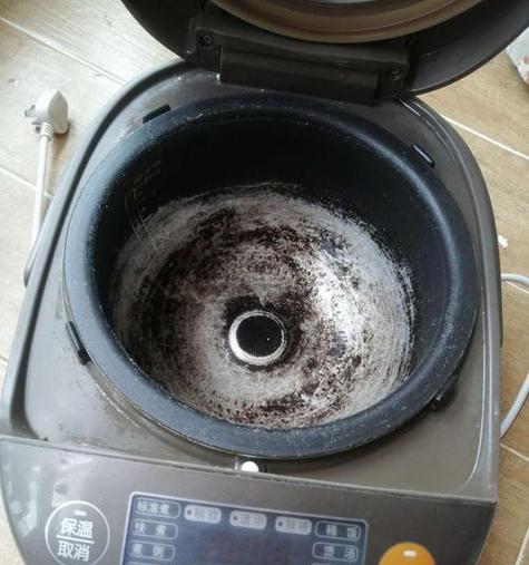 电饭煲灯转换失效的解决方法（快速排查故障）
