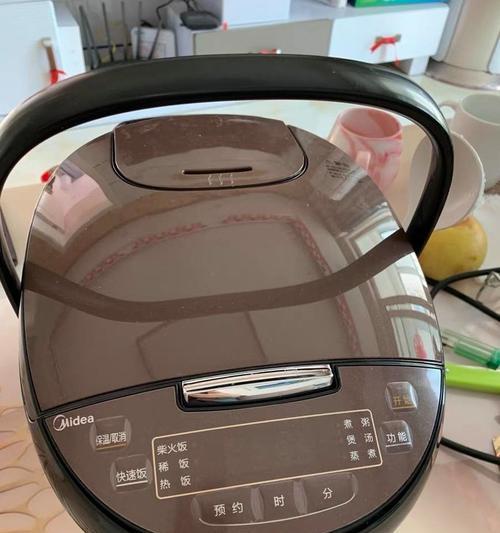 电饭煲滴滴声的原因及使用注意事项（揭秘电饭煲发出滴滴声的原因）