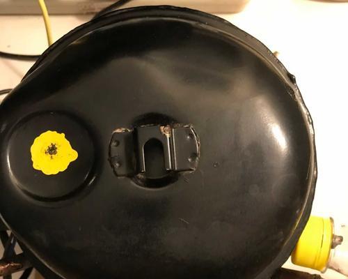 冰柜漏水修复指南（解决冰柜漏水问题的简单方法）