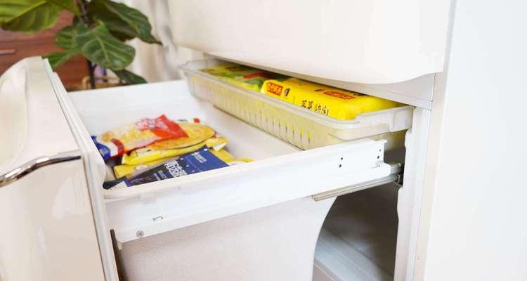冷藏食物解冻的正确方法与技巧（冷冻食品的解冻步骤和注意事项）