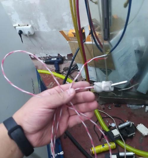 冰箱制冷管堵塞修复指南（快速解决冰箱制冷管堵塞的方法）