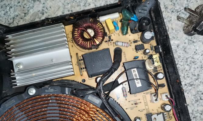 电磁炉无法正常工作的原因及解决方法（探究电磁炉接电不工作的可能原因及应对措施）
