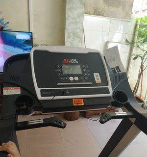 跑步机自动停止的修理方法（解决跑步机突然停止运行的故障及其修复技巧）
