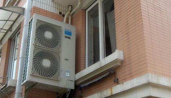 中央空调管道漏水的原因及解决方法（探究中央空调管道漏水的常见原因和解决方案）