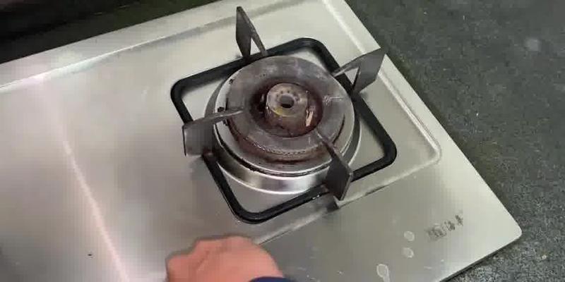 燃气灶开关按压不响怎么办（解决燃气灶开关无声的方法及注意事项）