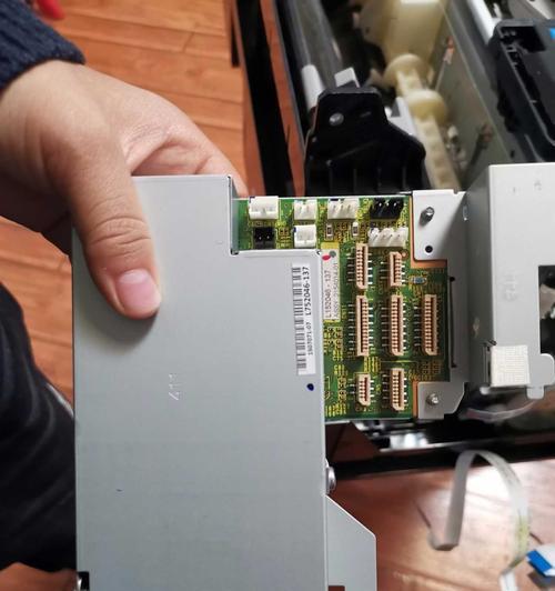 喷墨复印机维修指南（解决喷墨复印机故障的实用方法）