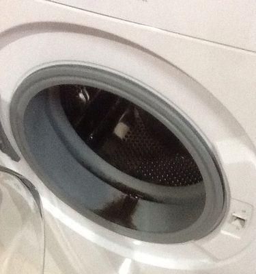 如何清洗全自动洗衣机橡胶圈（简单易行的清洗方法）