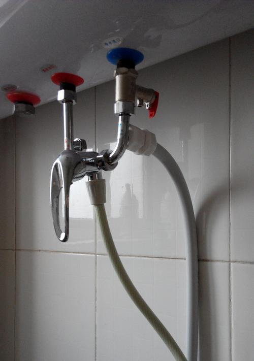热水器频繁流水的原因及解决办法（探究热水器频繁流水的问题和如何解决）