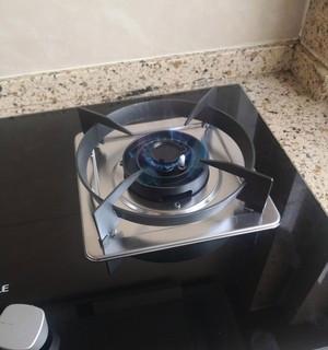 老板燃气灶自动熄火的原因及处理方法（解决老板燃气灶自动熄火问题的实用方法）