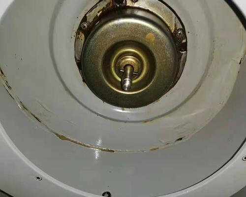 暖气管道热水器清洗方法（轻松掌握清洗技巧）