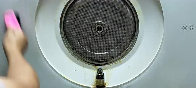 油烟机外部清洗全攻略（让你的油烟机焕然一新）