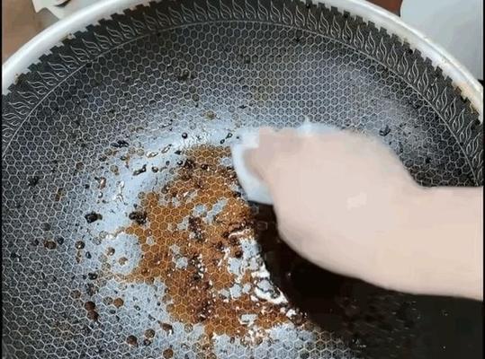 如何有效处理清洗油烟机后的烟味（消除厨房油烟污染）