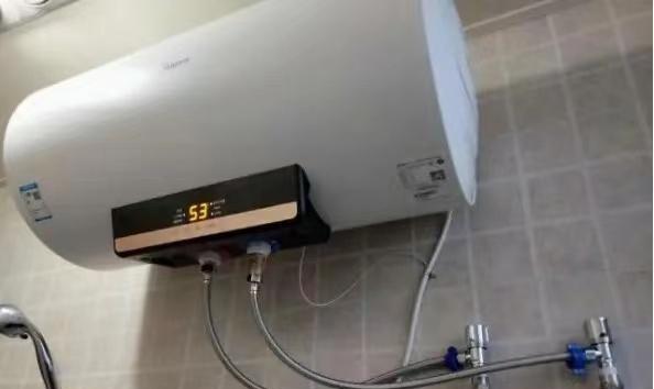 如何解决热水器出水水压过低的问题（快速增加热水器出水水压）