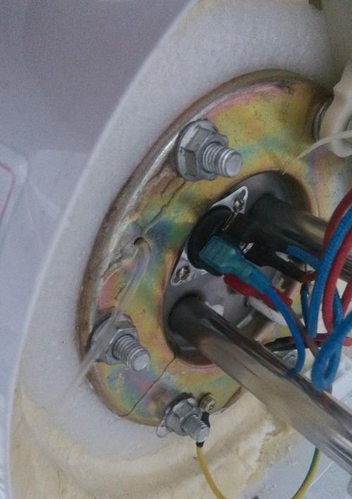 热水器漏锈水的原因及处理方法（探究热水器漏锈水的主要原因以及如何有效解决问题）