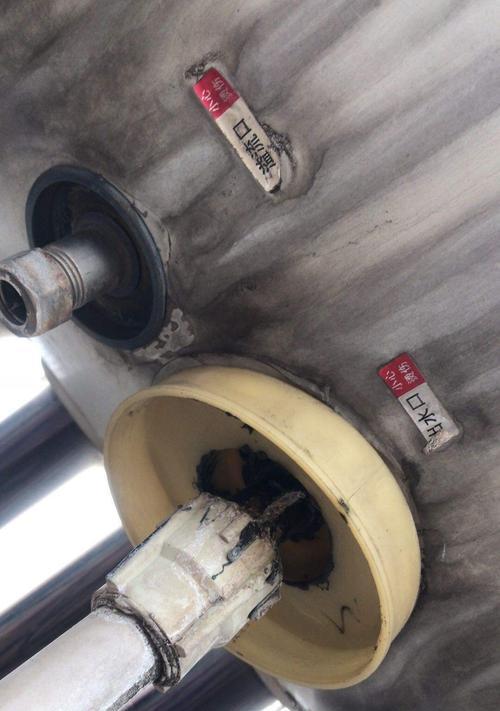变频热水器的清洗方法（轻松保持热水器清洁）