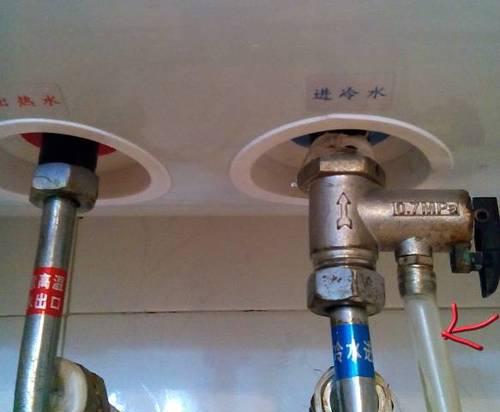 热水器塑料管漏电的原因及预防措施（解析热水器塑料管漏电的危害及常见故障点）