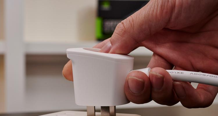 空调不用遥控器直接拔插头会怎样？正确操作是什么？