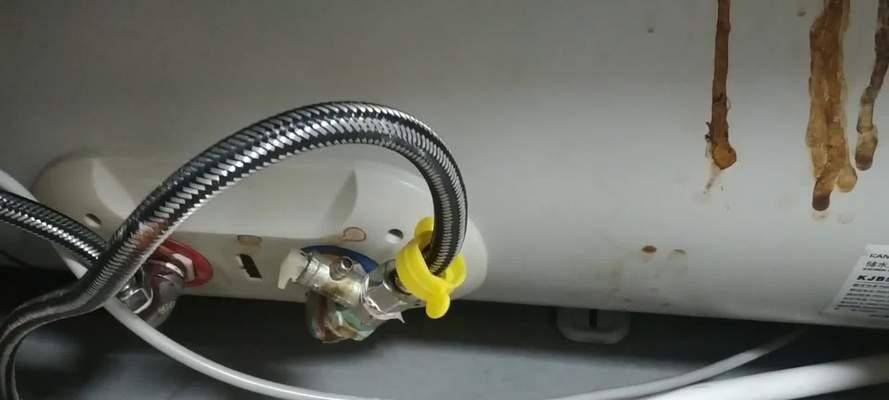 电热水器内胆漏水了怎么办？还能继续使用吗？