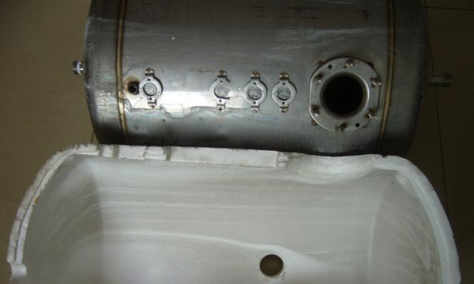 电热水器内胆漏水了怎么办？还能继续使用吗？