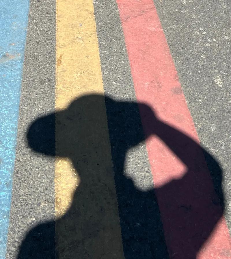 手机光影训练营中如何使用手机拍照？