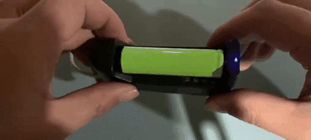 与锂同行充电器性能如何？使用体验有哪些特点？
