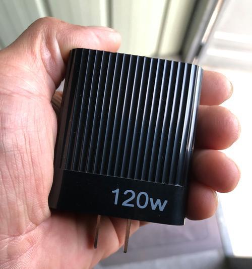 三插口充电器插头的正确使用方法是什么？