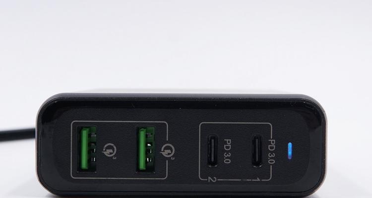 桌面迷你充电器的正确使用方法是什么？