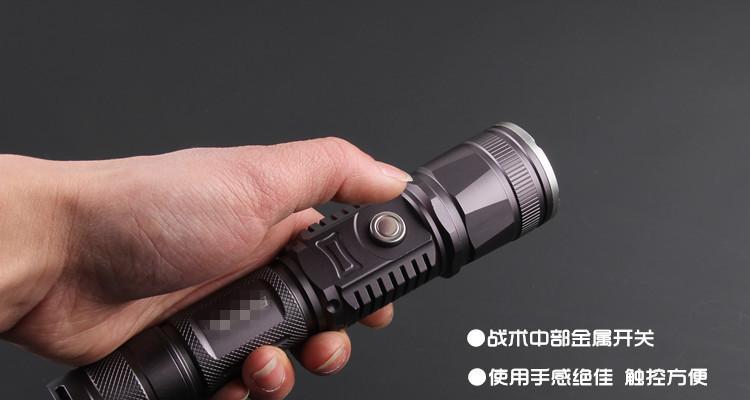 移动电源手电二合一产品如何操作？
