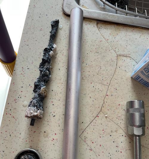 美的热水器产生水垢如何清理？