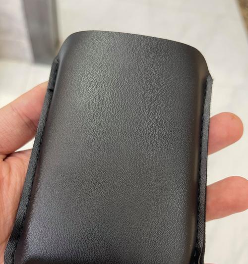 手机背磁吸充电器的使用方法是什么？磁吸充电器的充电效率如何？