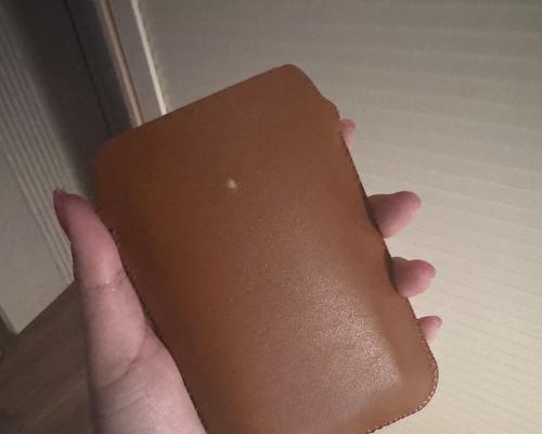 苹果电脑16寸皮套的正确使用方法是什么？使用皮套有哪些好处？
