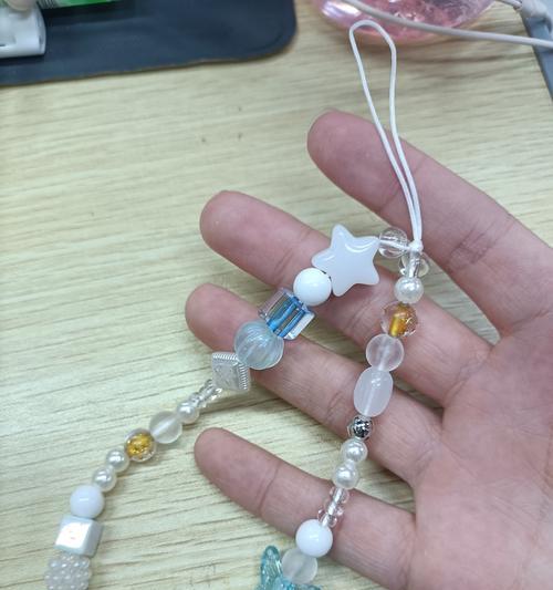 手机壳串珠安装步骤是什么？