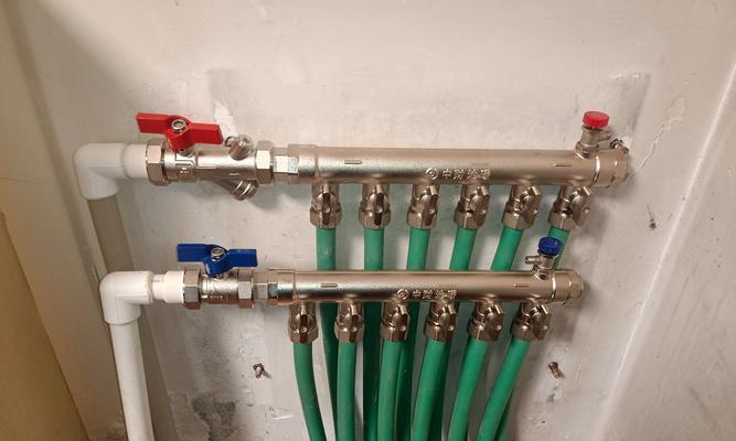 热水器分体插头的正确连接方法是什么？