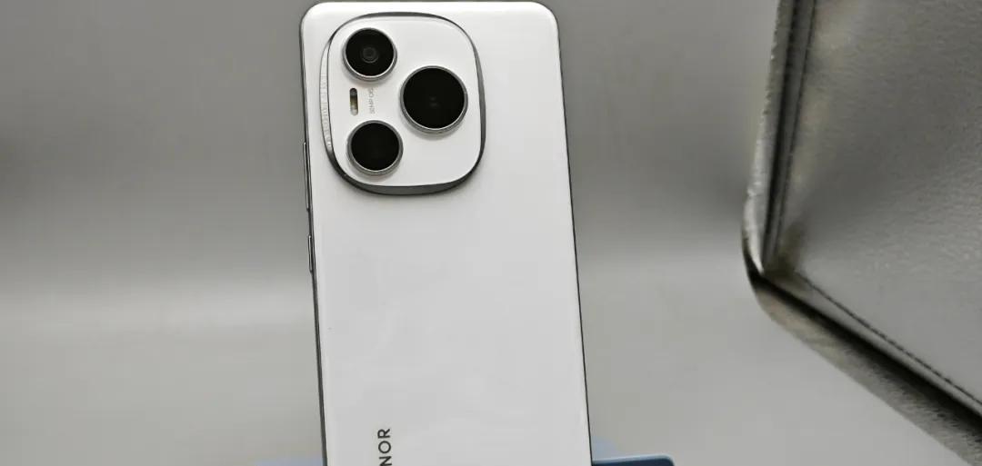 最低7550mAh，电池容量最大的四款手机，10000mAh明年也有了！