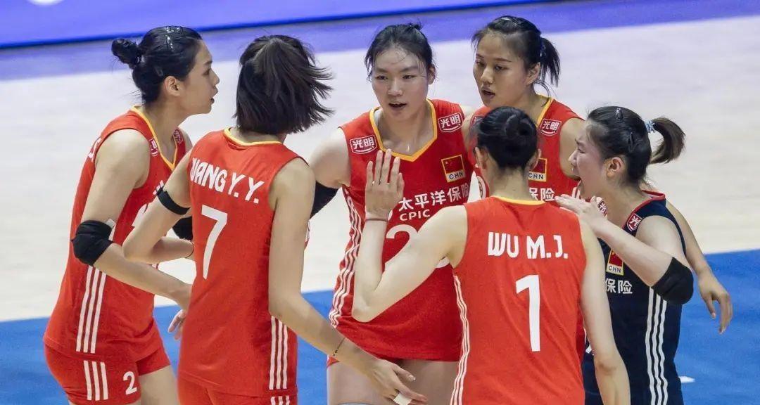 破格提拔！女排迎来新大脑，16岁扛国家队大旗，球迷呼吁老将回归