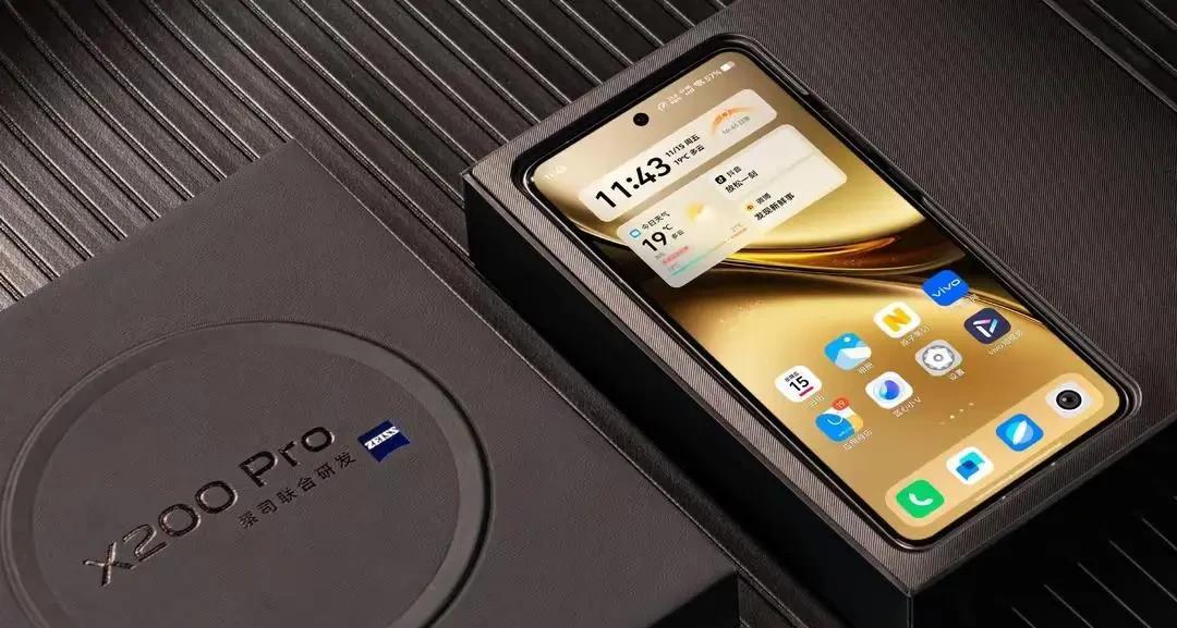 vivo目前“降价很猛”的一款手机，从5299跌至3599元，价格大跳水